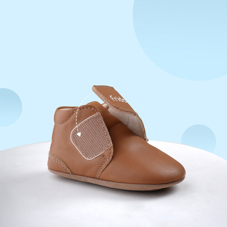 No-Fuss Fit with Velcro Straps