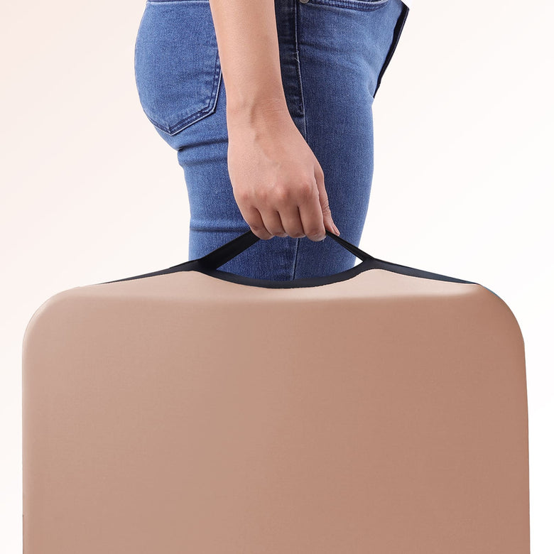 Lightweight Design With an Easy-Carry Handle