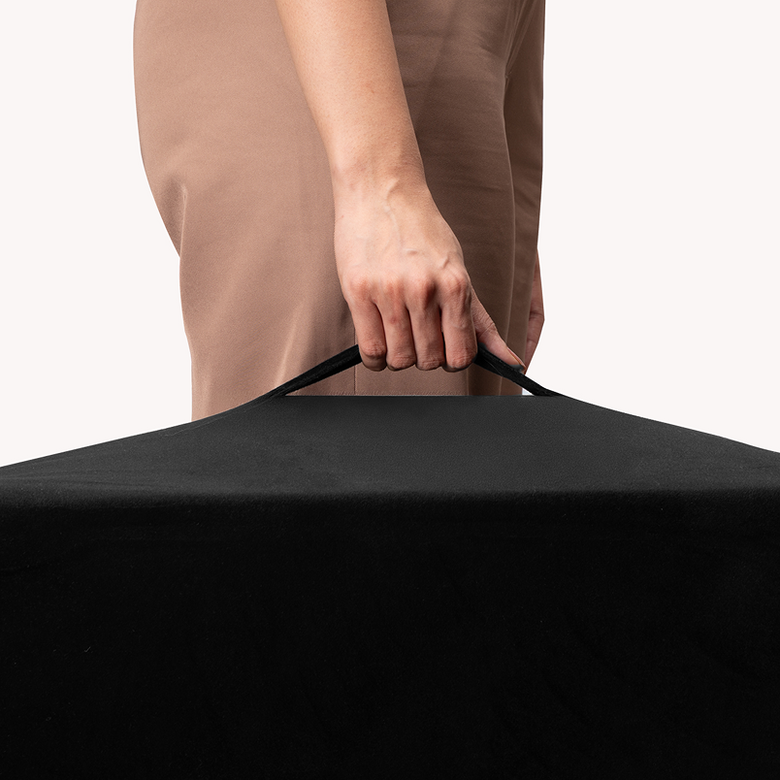 Built-In Handle to Move with Ease