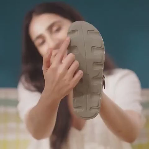 Anti-slip, Steady Grip with Wavy Outsole