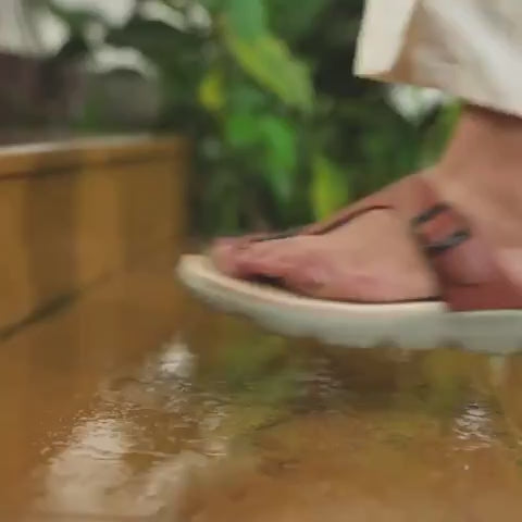 Soft, Bounce-Back Footbed for Lasting Comfort