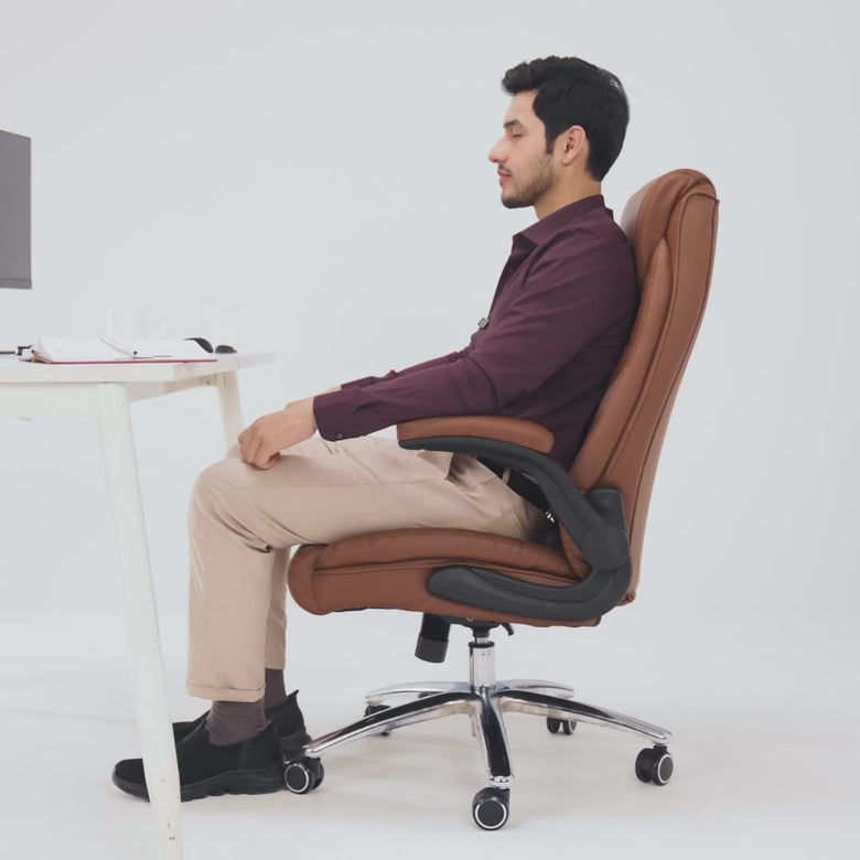 Reclines to 135° for upright focus and laid-back creative thinking